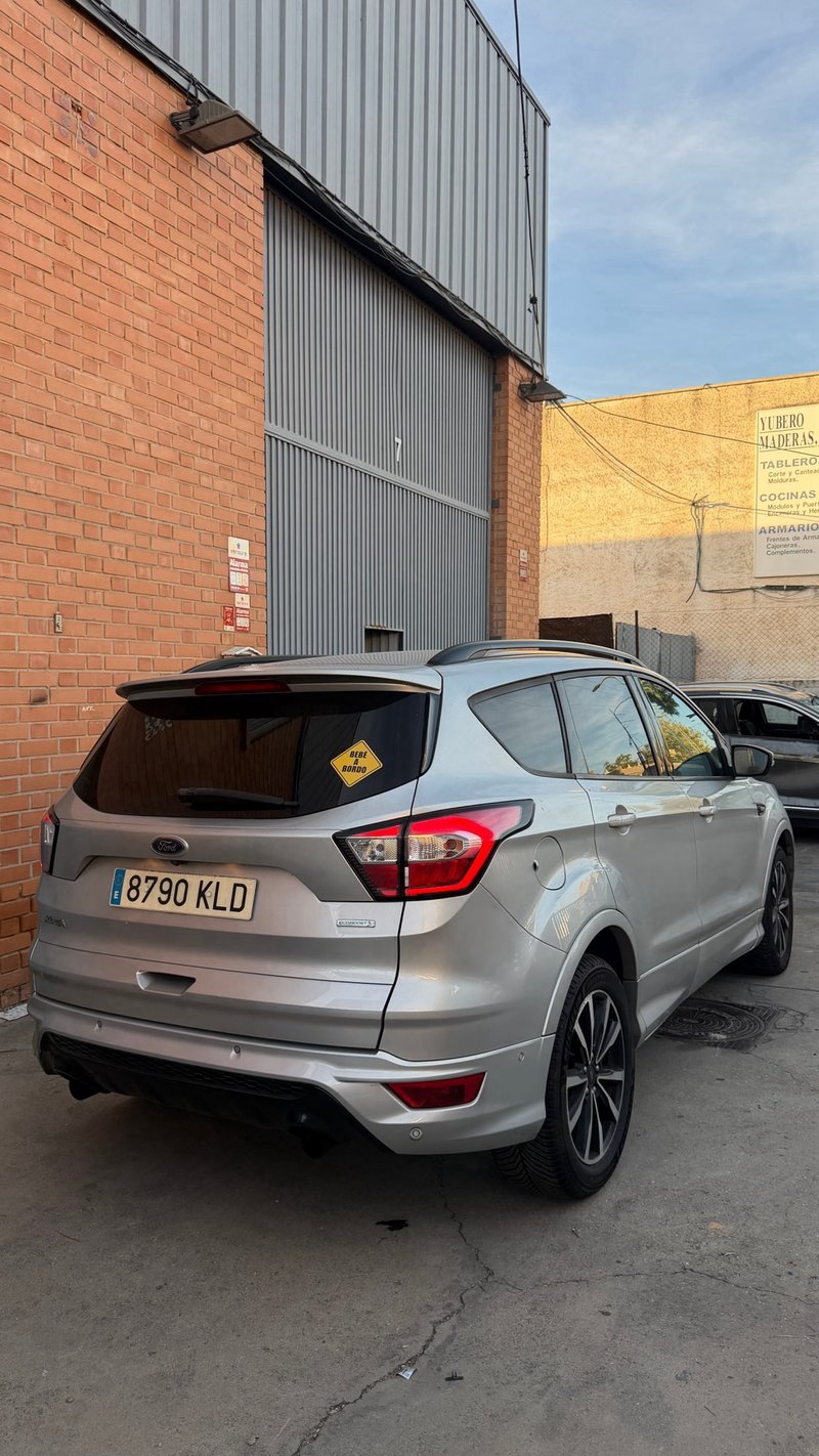 Ford Kuga 2017, foto 3