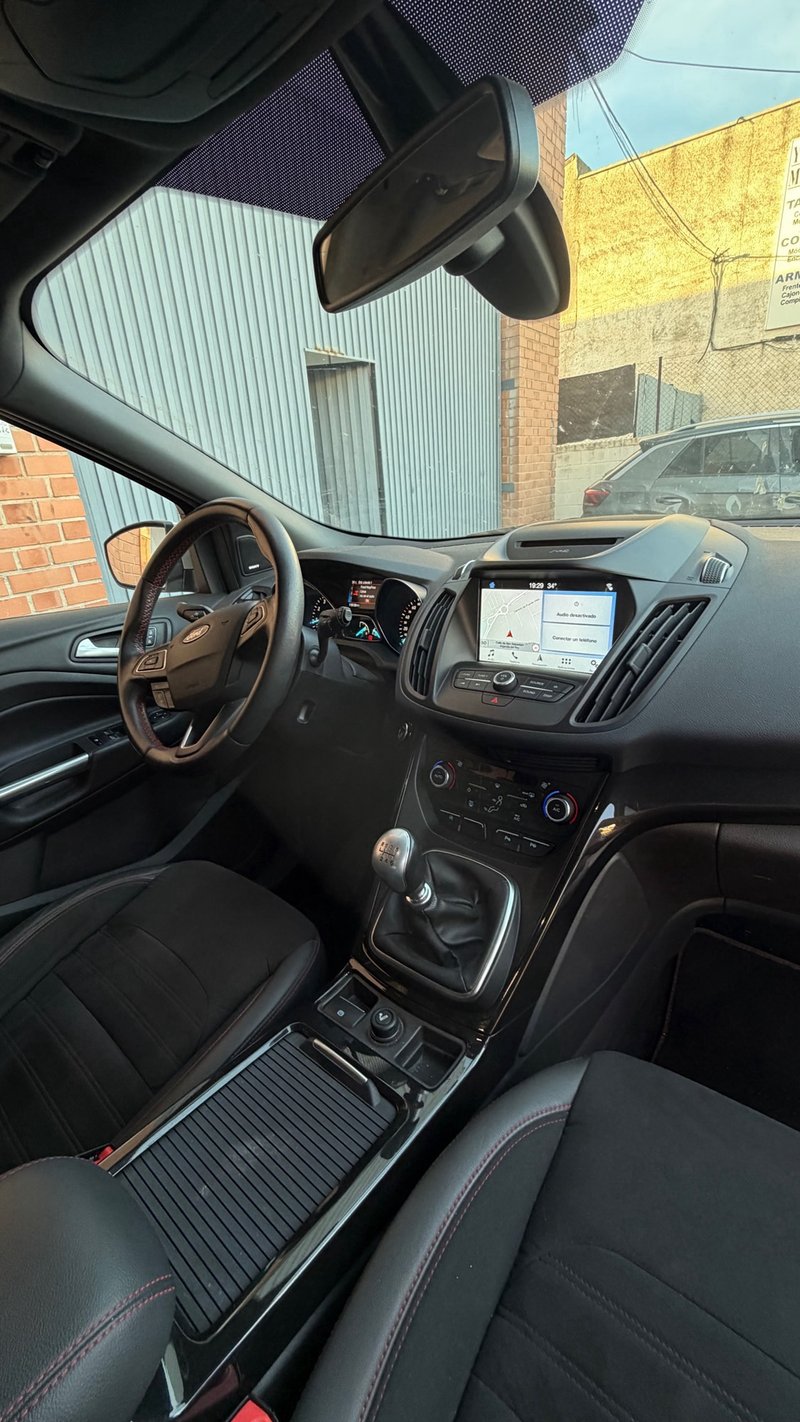 Ford Kuga 2017, foto 7