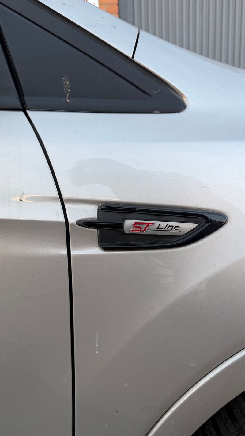 Ford Kuga 2017, foto 10