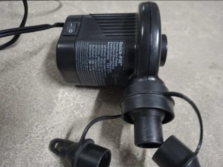 Hinchador eléctrico 12V portátil de la marca Intex
