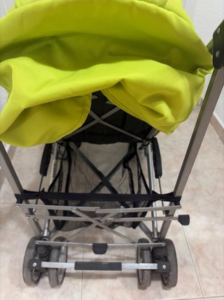 Silla de paseo ligera color verde