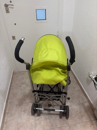 Silla de paseo ligera color verde