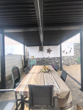 Pérgola bioclimática de aluminio