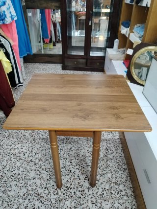 Mesa de Cocina Extensible de Madera con Patas