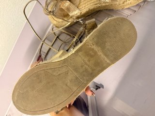 Alpargatas Doradas Talla 38