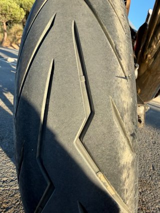 Daelim Roadwin FI 125cc Negra y Dorada