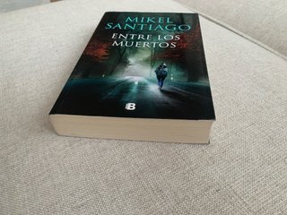Entre los muertos / Among the Dead