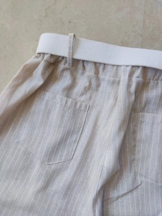 Pantalón beige mujer con cinturón