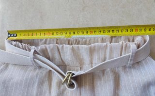 Pantalón beige mujer con cinturón