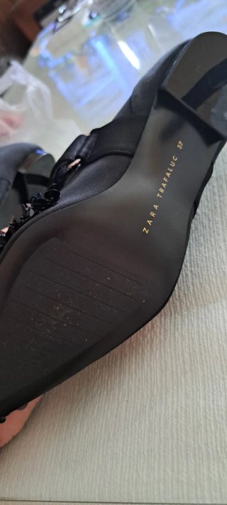 Zapatos Zara Tacon Negro con Lentejuelas