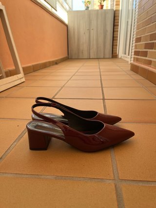 Sandalias Manluzi color rojo burgundy