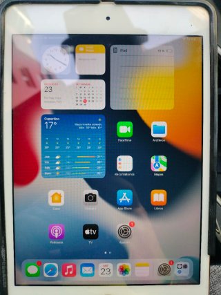 Apple iPad mini 4 128GB con funda