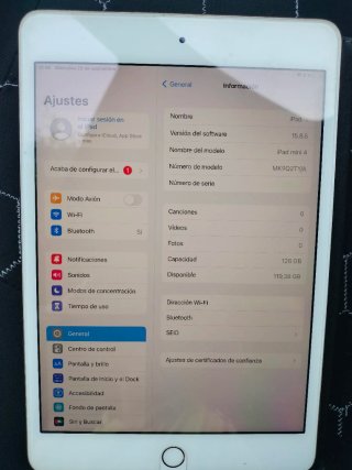 Apple iPad mini 4 128GB con funda
