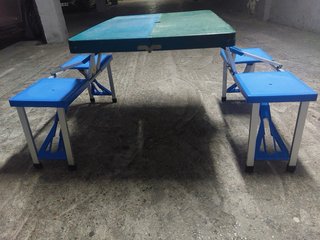 Mesa de Camping Plegable con 4 Asientos
