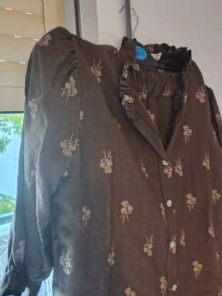 Conjunto marrón estampado floral