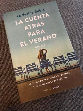 Libro “La vecina Rubia”