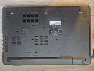 Acer Aspire E 15 E5-571G-70BT Portátil