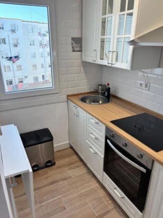 Alquilo piso en Cádiz, entero y por habitaciones