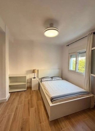 Alquilo piso en Cádiz, entero y por habitaciones