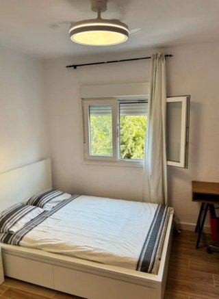 Alquilo piso en Cádiz, entero y por habitaciones