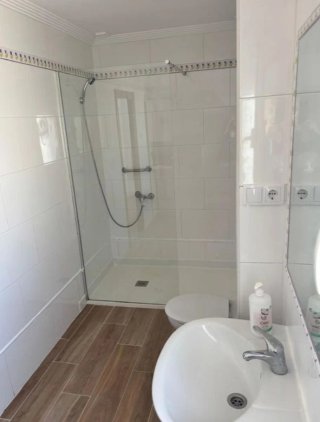Alquilo piso en Cádiz, entero y por habitaciones