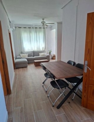 Alquilo piso en Cádiz, entero y por habitaciones