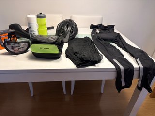 Pack ciclismo Btwin: sillín, bolsa, casco