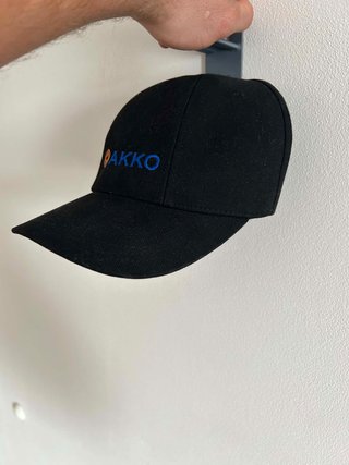 Percha para gorras