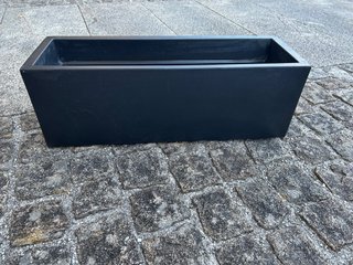 Jardinera de Resina Negra VONDOM 60x20x20 cm
