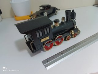 Máquina de tren antigua 1828