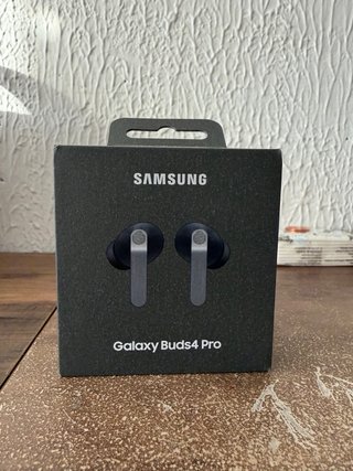Oppo Find X9 Y + Galaxy Buds 4 Pro