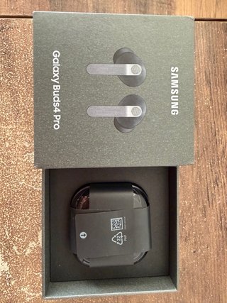 Oppo Find X9 Y + Galaxy Buds 4 Pro