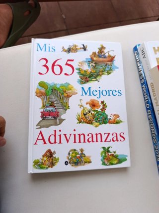 Mis 365 mejores adivinanzas / My 365 Best Riddl...