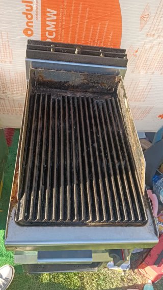 Barbacoa de gas de piedra