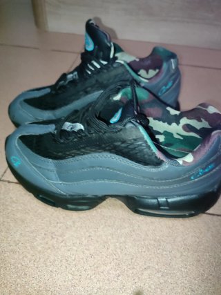 Nike Air Max 95 Negro y Azul