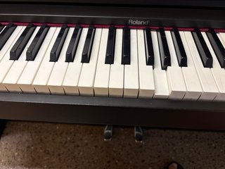Piano Eléctrico Roland HP 1700L