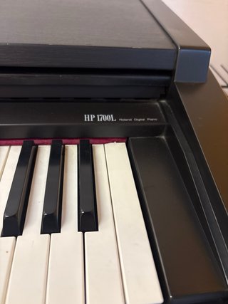 Piano Eléctrico Roland HP 1700L