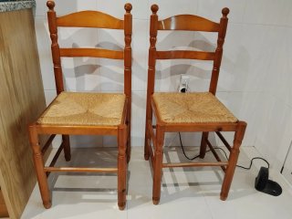 Sillas de madera con asiento de yute