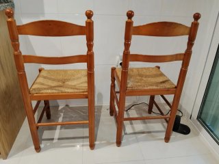 Sillas de madera con asiento de yute