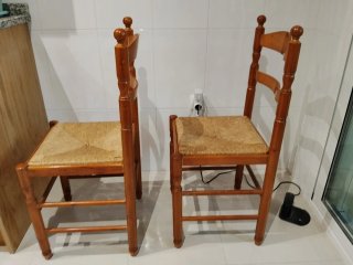 Sillas de madera con asiento de yute
