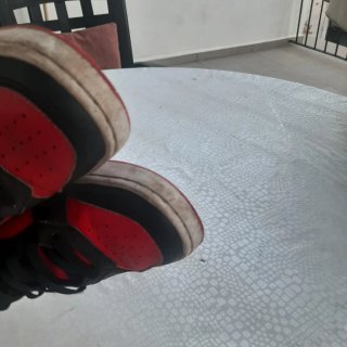 Zapatillas Deportivas Nike Rojas y Negras