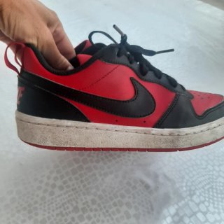 Zapatillas Deportivas Nike Rojas y Negras