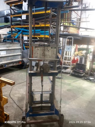 2 Apiladores Manuales
