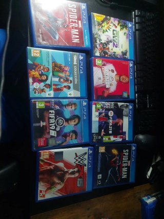 Lote Juegos PS4: Spider-Man, FIFA, Sims 4 y más