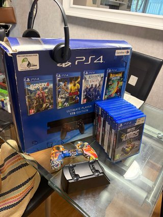 PS4 (PlayStation 4) + 10 Juegos + Accesorios