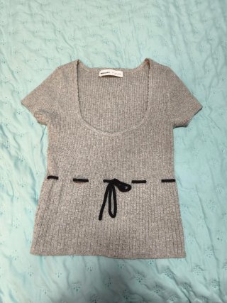 Top de punto gris Bershka