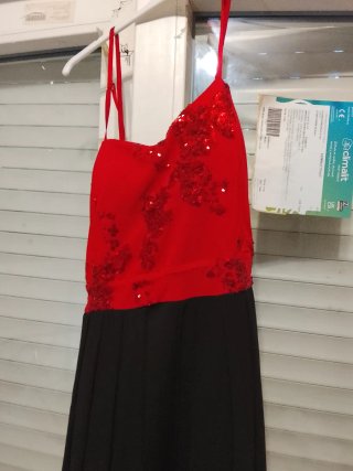 Vestido largo lentejuelas rojo y negro