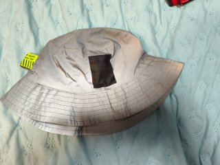 Gorro tipo pescador gris