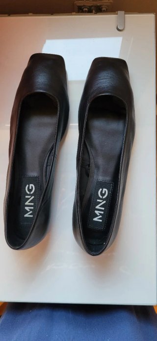 Zapatos Mango tacón bajo negros