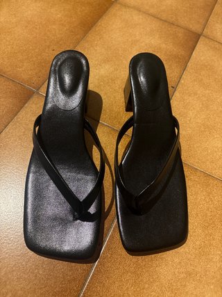 Sandalias de tacón negras
